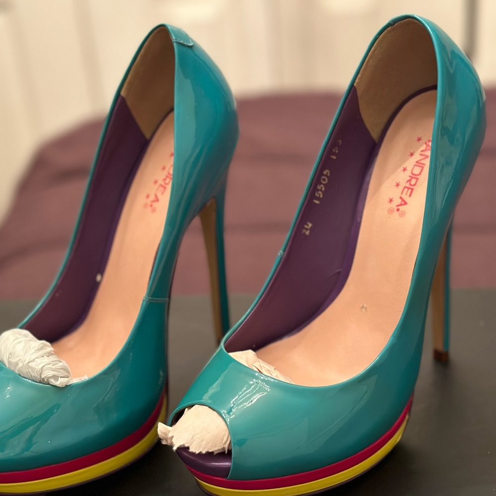 Heels sz 7 - Picture 5 of 6